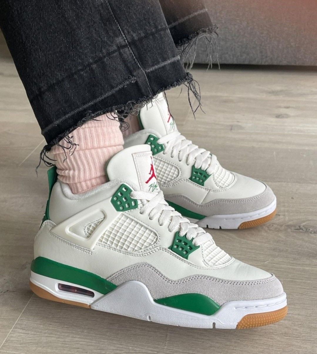 Air Jordan 4 Retro SB 'Pine Green' photo review